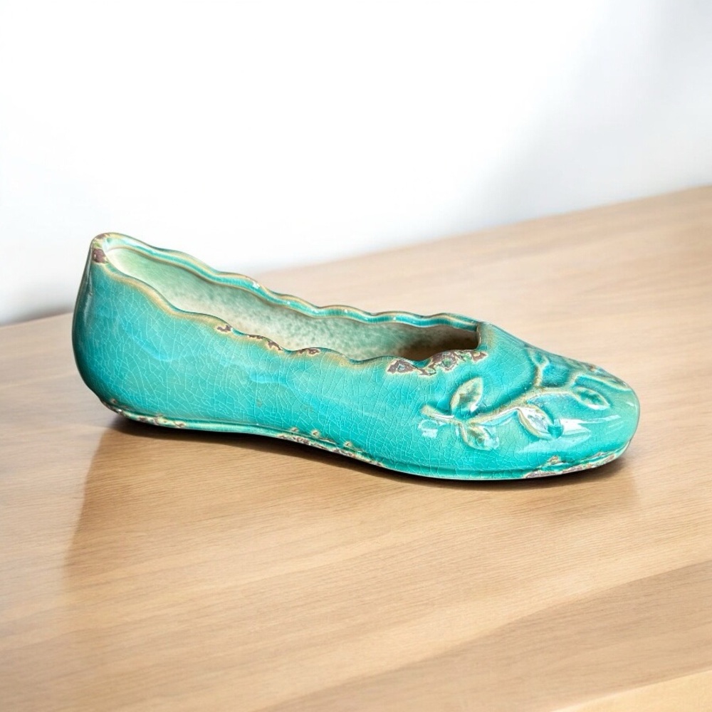 Ceramic ballet slipper pottery decor shallow vase aqua color 9.5 inches long

B2